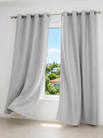 Branco | Cortina Blackout Eclipse Simple branco instalada na janela