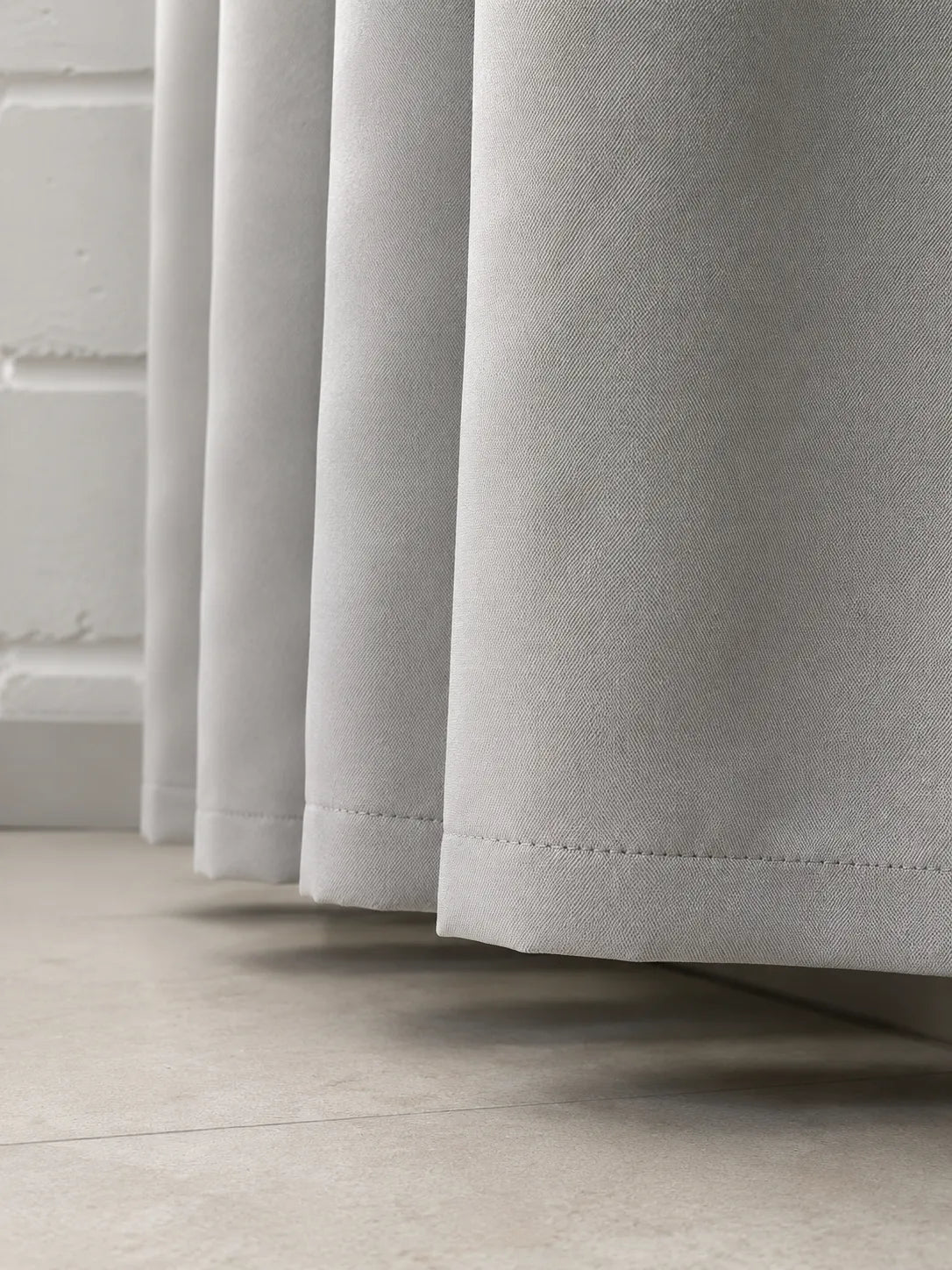 Branco | Caimento do tecido da Cortina Blackout Eclipse Simple branco