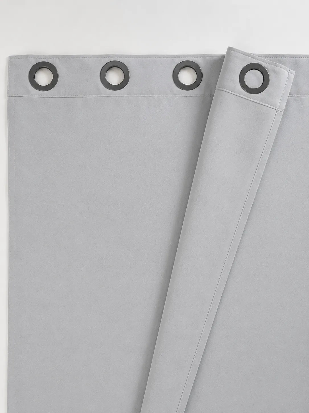 Branco | Verso dupla-face da Cortina Eclipse Simple branco com costura de acabamento
