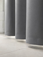 Cinza | Caimento do tecido da Cortina Blackout Eclipse Simple cinza