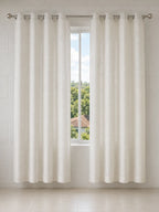 Cortina Sutille Trend bege em ambiente com luz natural