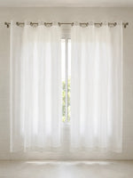 Branco | Cortina Sutille Trend branco em ambiente com luz natural