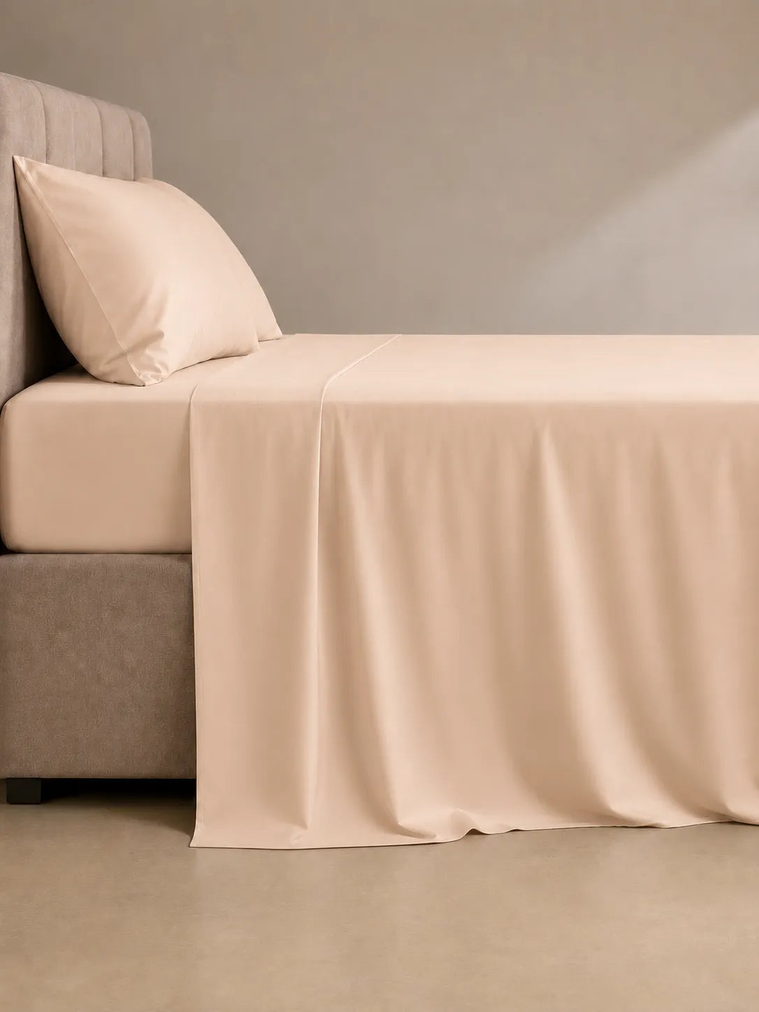 Jogo de lençol areia micropercal com caimento lateral na cama