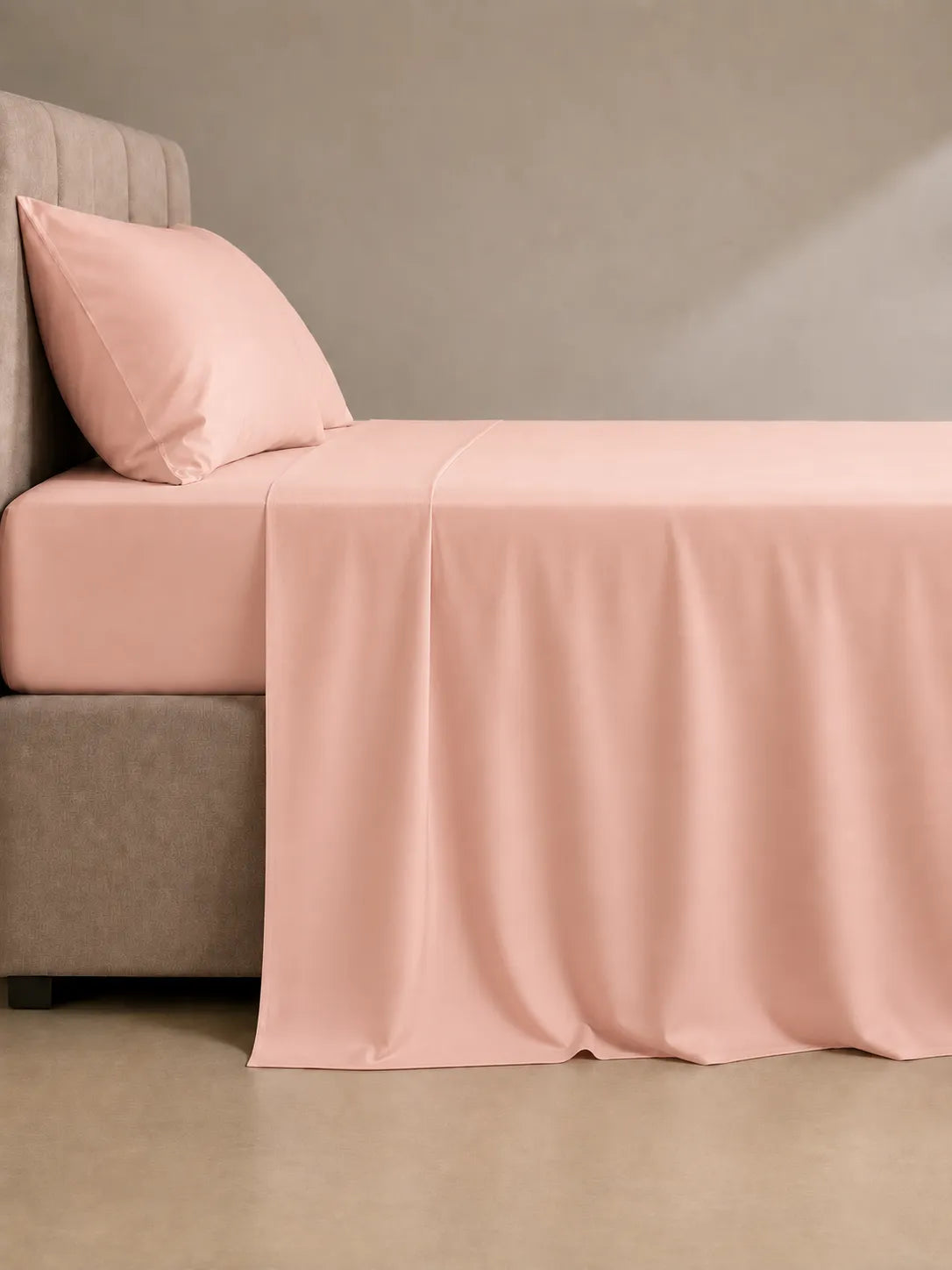 Rosa | Jogo de lençol rosa micropercal com caimento lateral na cama